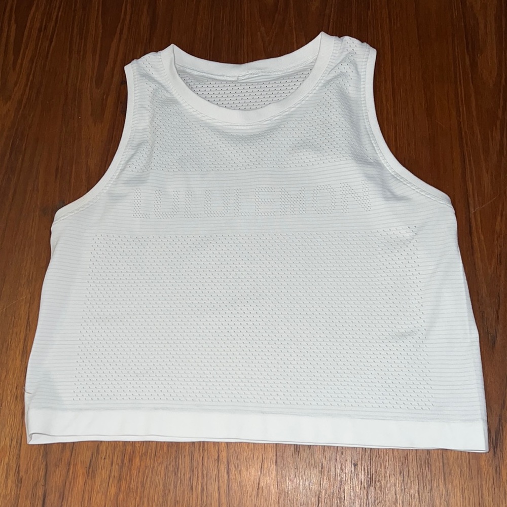 Lululemon white crop top size 4